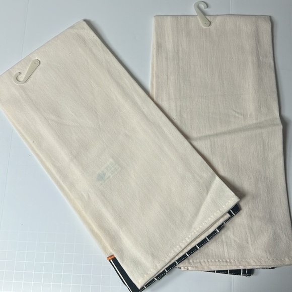 Ritz Scaredy Cat Halloween Kitchen Towels set of two - Picture 6 of 6